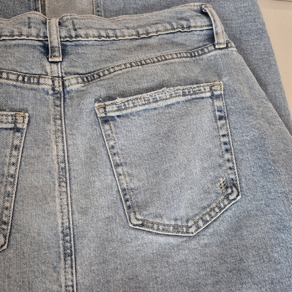 Silver Jeans Front Slit Denim Skirt - Size 28 / 6 - Picture 11 of 16